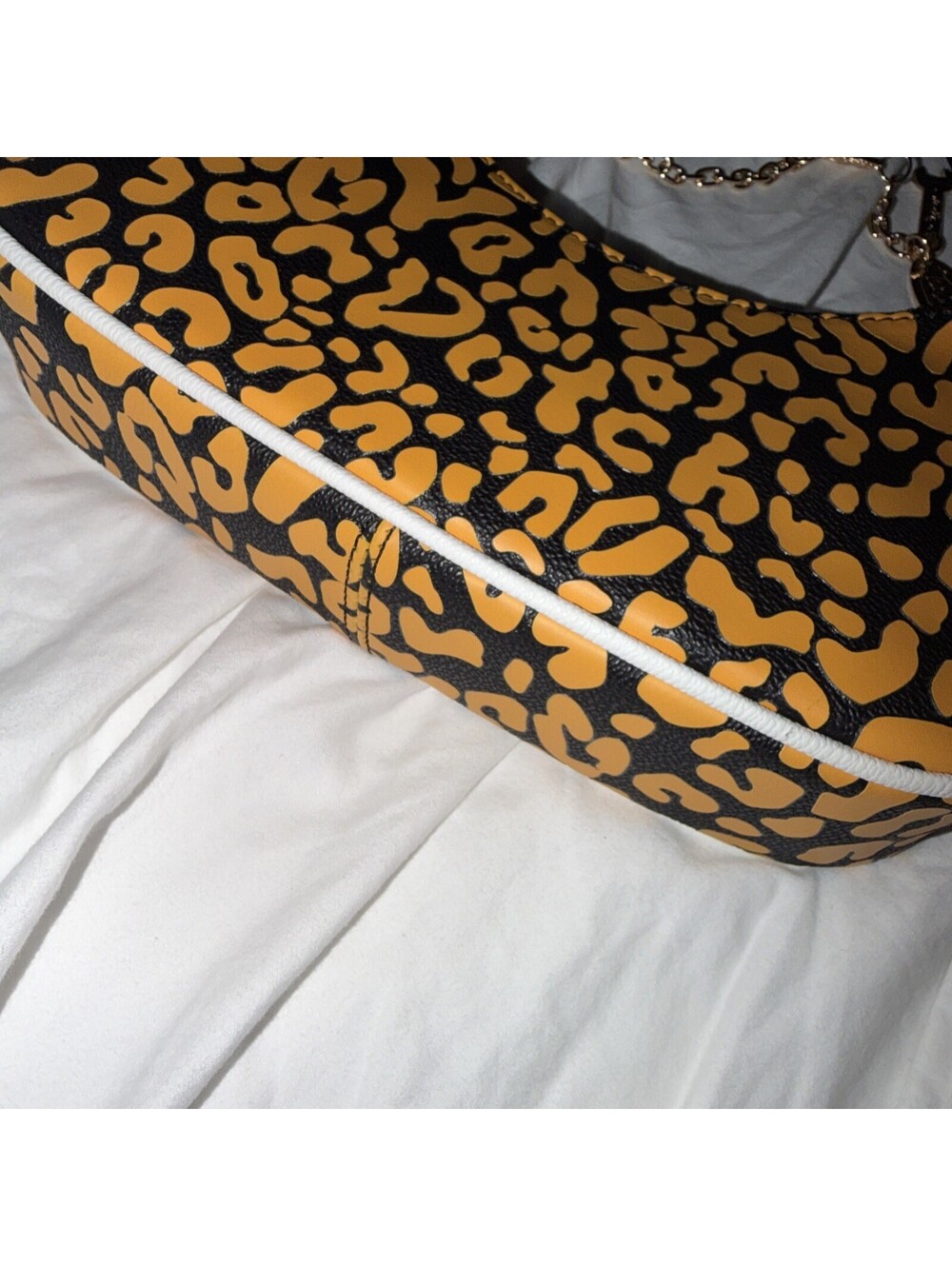 Von Dutch Leopard Print Shoulder Bag with Logo and Gold Zipper Accents Y2K - Picture 4 of 4